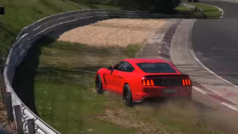 Έφυγε ευθεία για τις μπάρες!